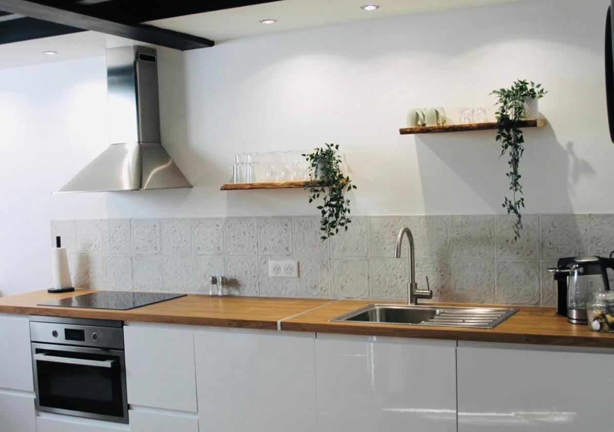 Duplex Atypique Renove En Plein Centre Du Village * Cassis